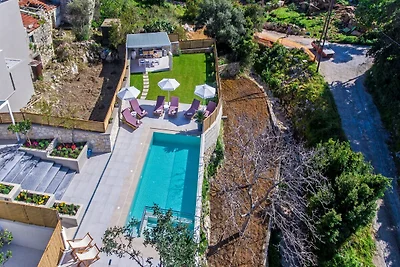 Villa in Gerani mit Swimmingpool