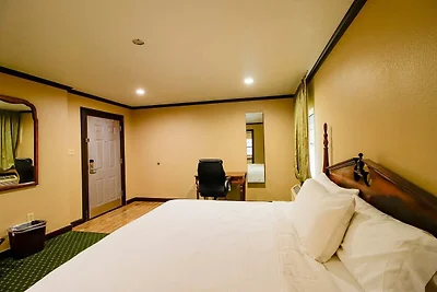 Premium Queen Suite | Houston