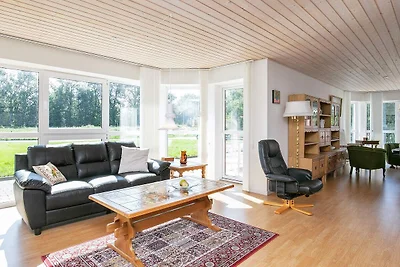 9 Personen Ferienhaus in Sæby