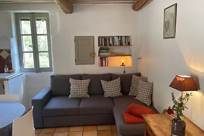 Stilvolles Haus mit beheiztem Pool in Lacoste