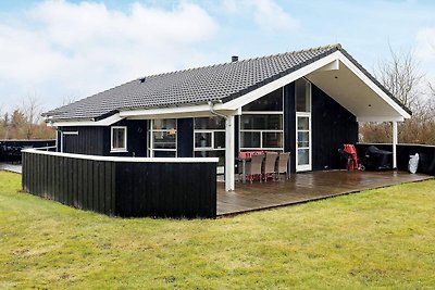 Modernes Ferienhaus mit Whirlpool in Løkken