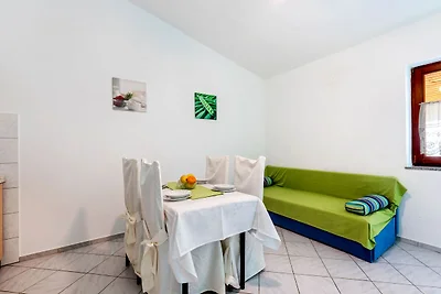 Schöne Ferienwohnung in Jasenice in Meernähe
