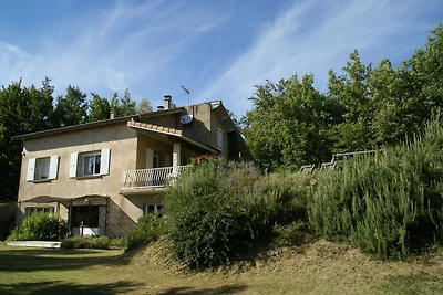 Moderna casa vacanze con giardino privato