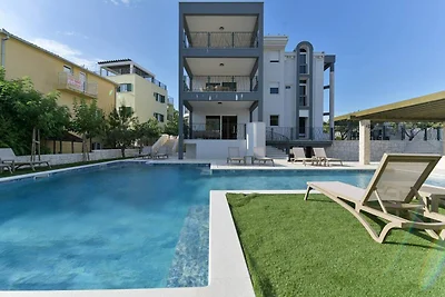 Luxury Living at Horizon Retreat - Standard T...