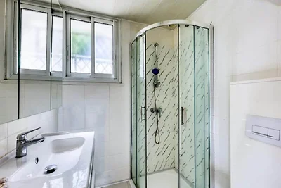 Villa in Toulon mit Pool und Bergblick