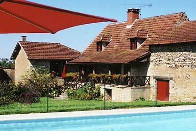 Cozy Holiday Home in Besse with Swimming Pool