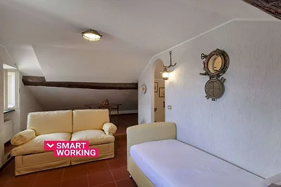 Seaview Apartment near the Castle