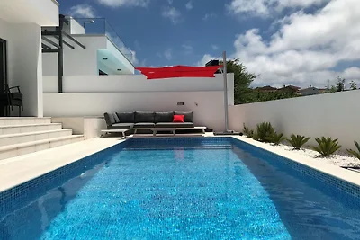 Moderne Villa in Lissabon mit Pool und...