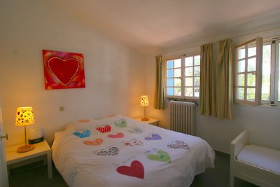 Modernes Ferienhaus in Grimaud mit Terrasse