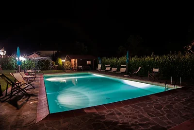 Villa a Lonnano con piscina
