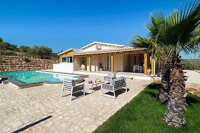 Geräumiges Ferienhaus in Noto mit privatem...