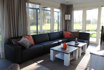 Luxuriöse Villa mit drei Badezimmern, 1 km vo...