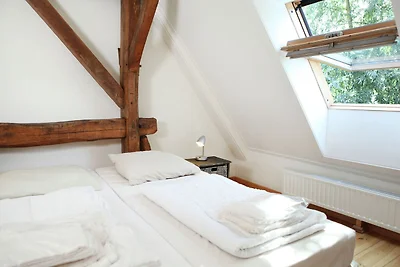 Komfortable Wohnung mit Blick auf Obstgärten