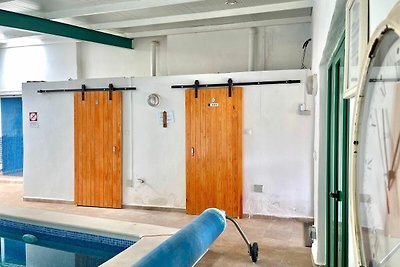 Ed casa grotta con piscina e strutture PMR