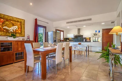 Villa moderna con piscina privata a Sa Pobla