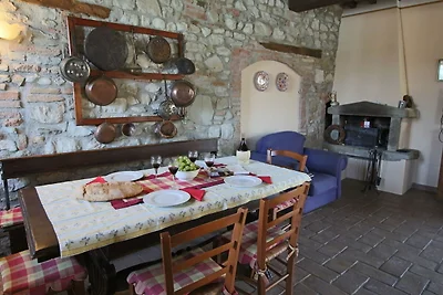 Deluxe-Apartment in Pontecuti mit Außenpool