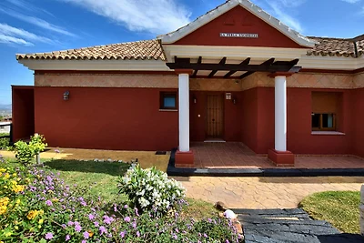 Luxuriöse Villa mit Swimmingpool und Sauna