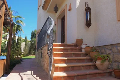 Villa in L'Alfאs del Pi mit Whirlpool