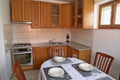 Charmantes Ferienhaus mit Terrasse in...