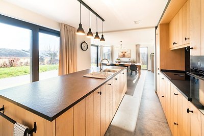 Luxe familiewoning met grote tuin