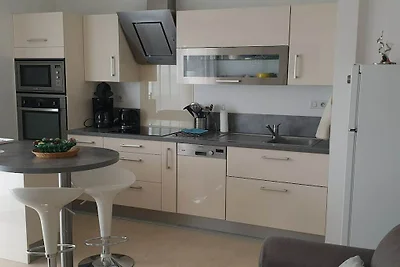 Schöne Wohnung mit Meeresblick