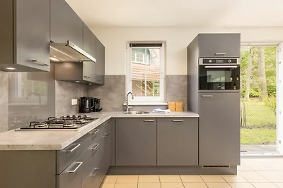 Neu gestaltetes Ferienhaus in einem Ferienpar...