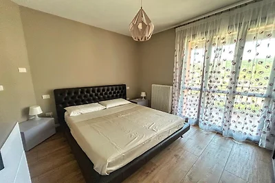 Bella villa con piscina e giardino