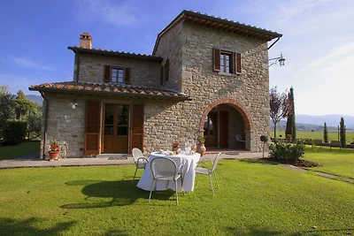 Appartamento a Cortona con Piscina e Vista