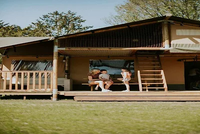 Luxe familielodge met slaaphoekje buiten