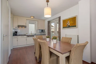 Villa mit Whirlpool und Kamin nahe am...