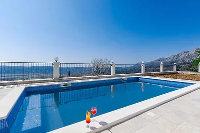 Villa in Gruda mit Swimmingpool