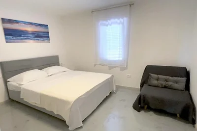 One bedroom apartment with sea view (2)