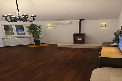 Luxuriöse Gartenvilla, 50 m vom Strand...