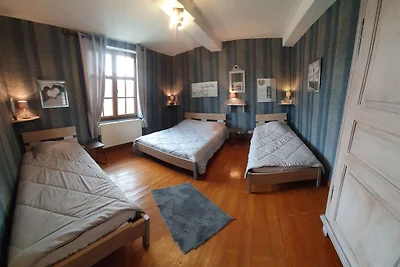 Casa vacanze a Gimnיe con giardino