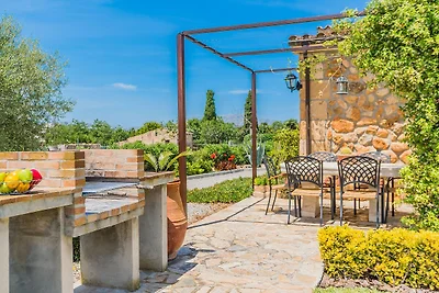 Rustikales mallorcanisches Landhaus mit Pool