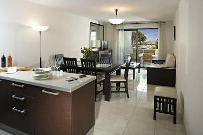 Marina-Apartment mit Terrasse