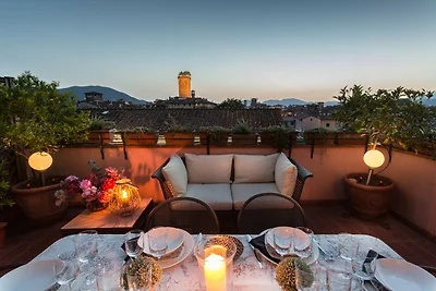 Penthouse mit Panoramaterrasse in Lucca