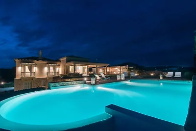 Luxuriöse Villa mit Pool auf der Insel...