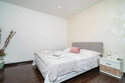 Apartments Dub - One-Bedroom Apartment (no.3)