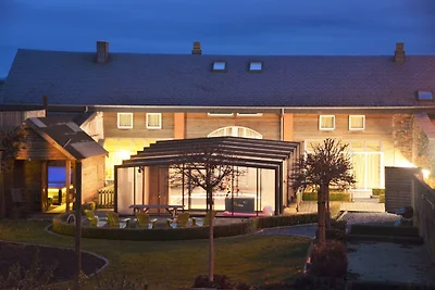 Luxuriöses Ferienhaus mit Sauna und Whirlpool