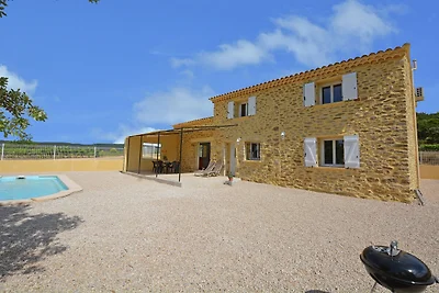 Schöne Villa mit privatem Pool in Gard
