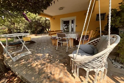 One bedroom apartment with sea view (2)