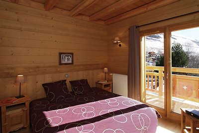 Chalet mit Kamin nur 50 m von den Pisten...