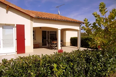 Villa mit Garten in der Nähe des Golfplatzes