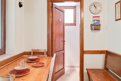 Traditional Holiday Home in Roseto Capo Spuli...