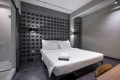 Executive Suite Chic | Bangkok City