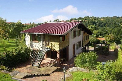 Abgeschiedenes Ferienhaus mit Terrasse in...
