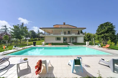 Appartamento di lusso a Tavullia con Piscina