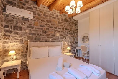 Charmante Familienvilla mit Pool in Koxare