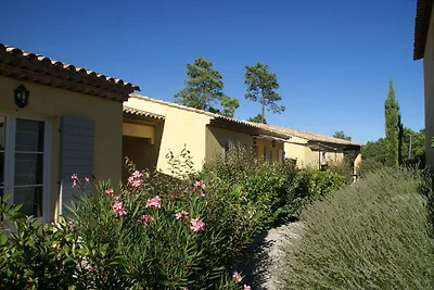 Angenehme Wohnung in Montauroux mit Terrasse